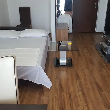 Summerland's Sunrise Apartment Mamaia