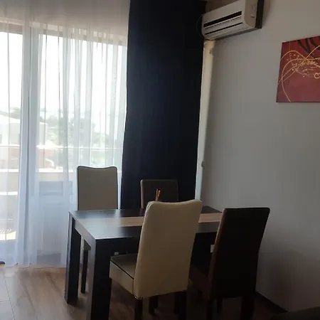 Summerland's Sunrise Apartment Mamaia